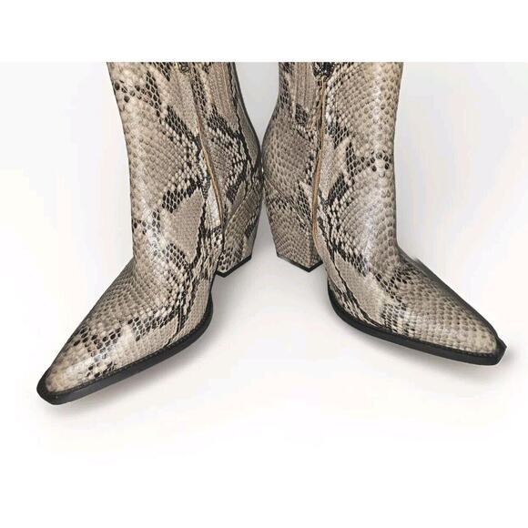 Alias Mae Boots Women’s Beige Snakeskin Leather Pointed Toe Bootie Sz 39, 8 US - Picture 7 of 10